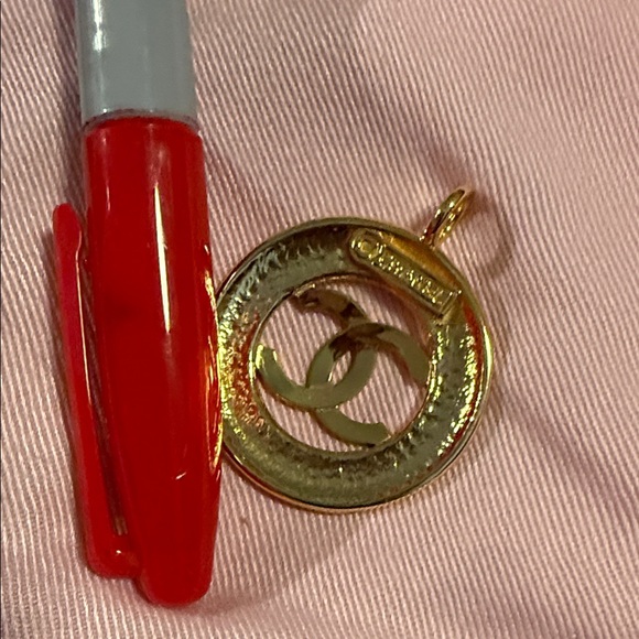 Gold Circular Pendant Necklace - Picture 5 of 6